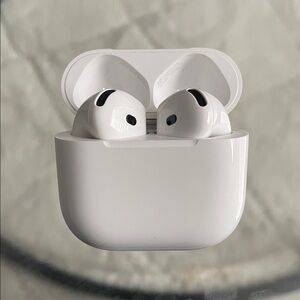 Apple Sleek White Earbud